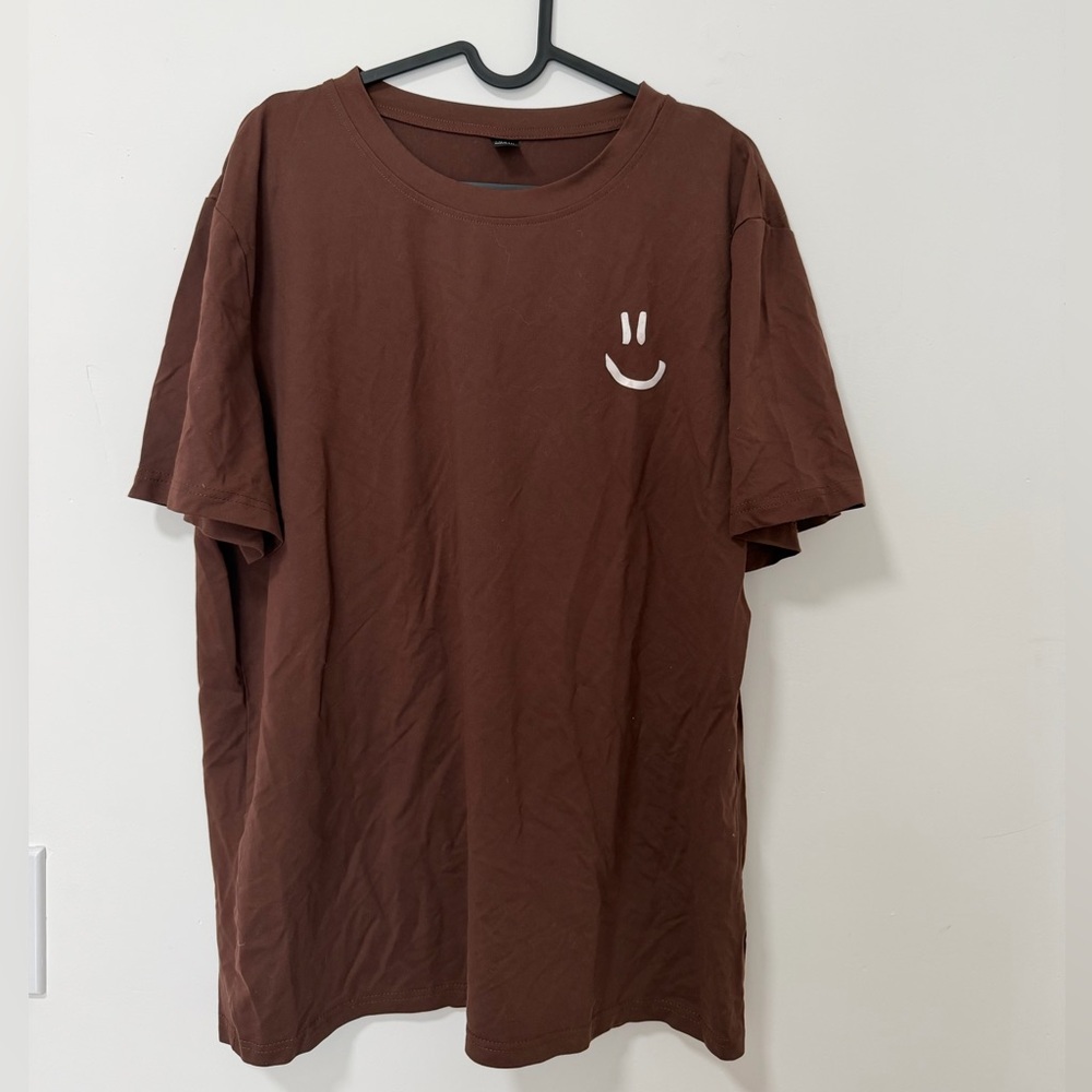 Unisex graphic T-shirt smiley face